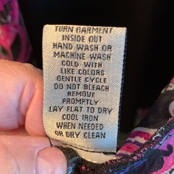 Signature by Larry Levine woman Size 3X top with built-in black tank. Like new - Picture 5 of 12